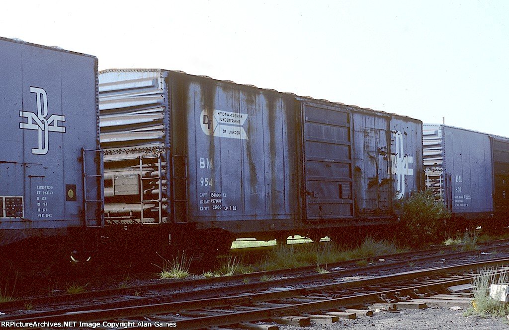 B&M Box Car 954